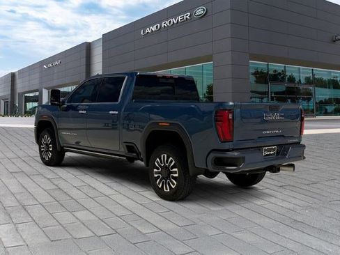 Used 2024 GMC Sierra 2500 Denali Ultimate AWD/4WD image 3