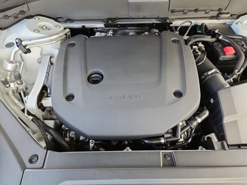New 2025 Volvo XC90 B6 Ultra w/ Protection Package image 16