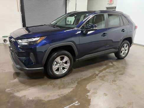 Used 2025 Toyota RAV4 XLE AWD/4WD image 6