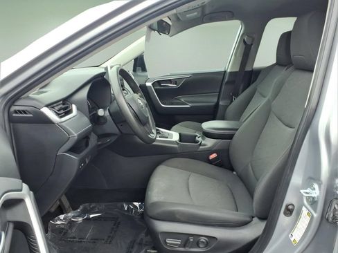 Used 2024 Toyota RAV4 XLE AWD/4WD image 4