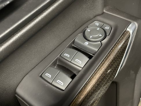 Used 2019 Chevrolet Silverado 1500 LT w/ All-Star Edition image 10