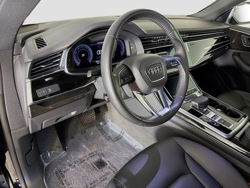 Used 2019 Audi Q8 Premium w/ Convenience Package AWD/4WD image 9