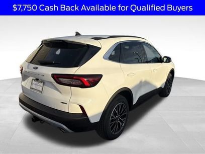 New 2026 Ford Escape SE w/ Class II Trailer Tow Package