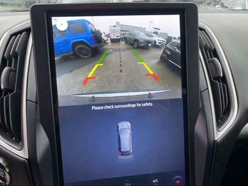 Used 2024 Ford Edge SEL image 12