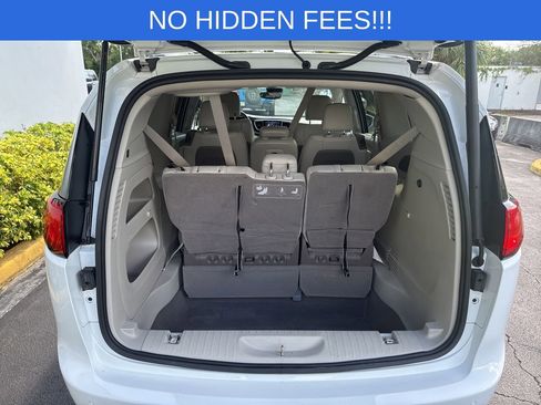 Used 2020 Chrysler Pacifica Touring-L w/ Advanced Safetytec Group FWD image 50