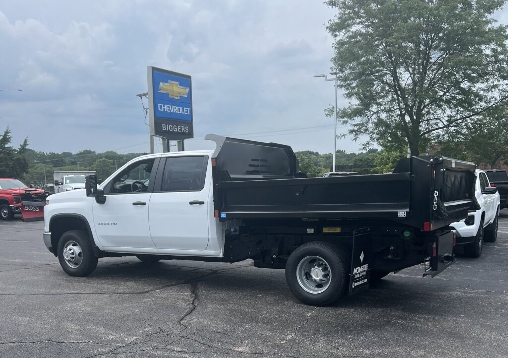 Used 2024 Chevrolet Silverado 3500 W/T w/ WT Convenience Package AWD/4WD image 3