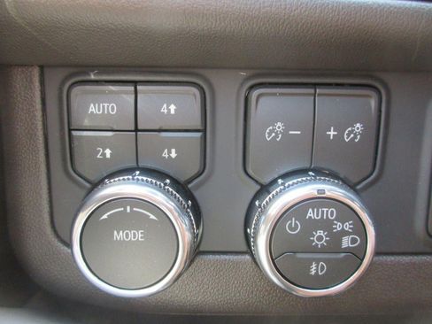 New 2026 GMC Yukon Elevation w/ Elevation Premium Package AWD/4WD image 16