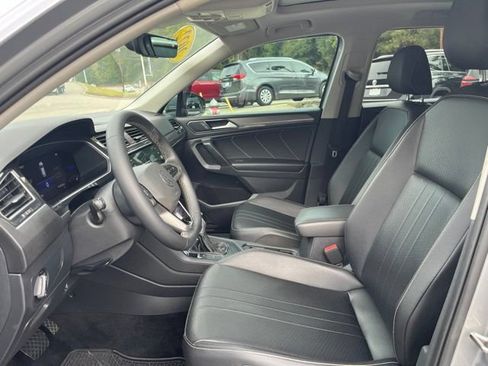 Used 2022 Volkswagen Tiguan SE FWD image 7