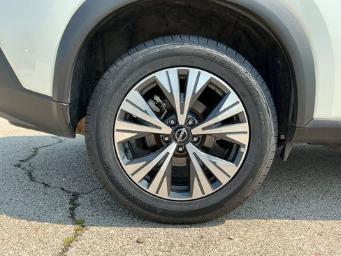 Used 2023 Nissan Rogue SV AWD/4WD image 11