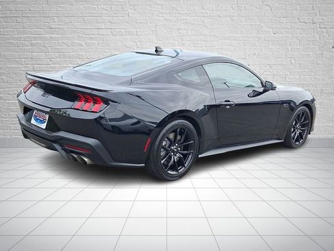 Used 2025 Ford Mustang GT Premium RWD image 4