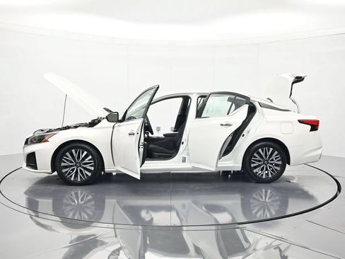 Certified 2025 Nissan Altima 2.5 SV FWD image 45