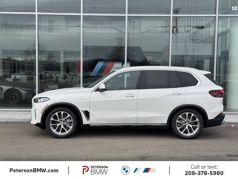 New 2026 BMW X5 xDrive50e w/ Premium Package image 3