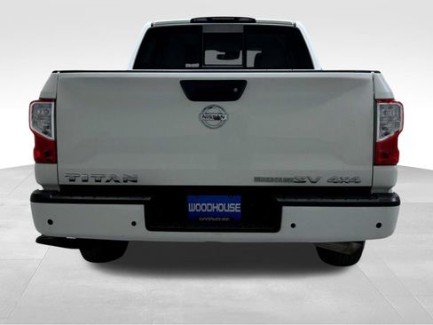 Used 2021 Nissan Titan SV w/ SV Convenience Package AWD/4WD image 6