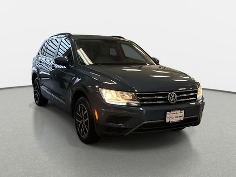 Used 2020 Volkswagen Tiguan SE image 34