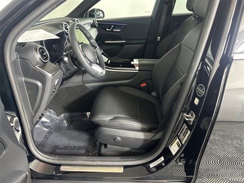 Certified 2025 Mercedes-Benz GLC 300 image 9
