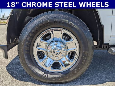 Used 2024 RAM 2500 Tradesman w/ Chrome Appearance Group AWD/4WD image 4