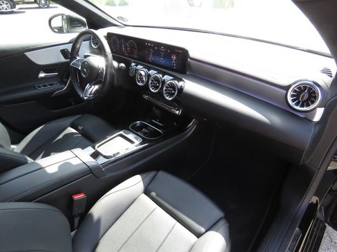 Used 2025 Mercedes-Benz CLA 250 4MATIC image 14