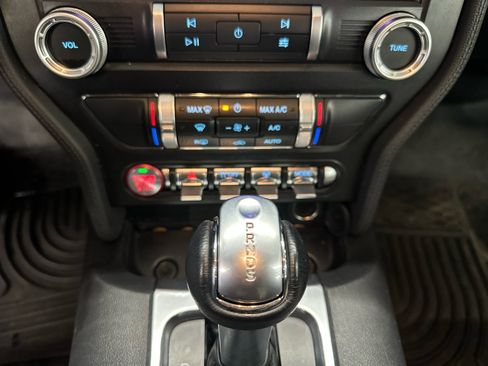 Used 2019 Ford Mustang Convertible w/ Equipment Group 101A image 19