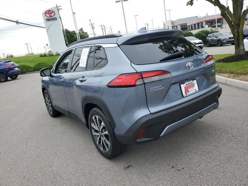 Certified 2023 Toyota Corolla Cross XLE w/ Convenience Package FWD image 2