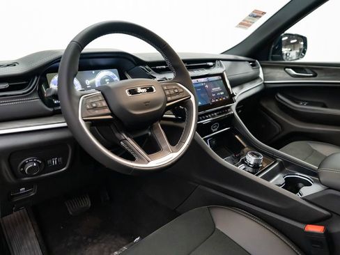 New 2026 Jeep Grand Cherokee 4WD image 25