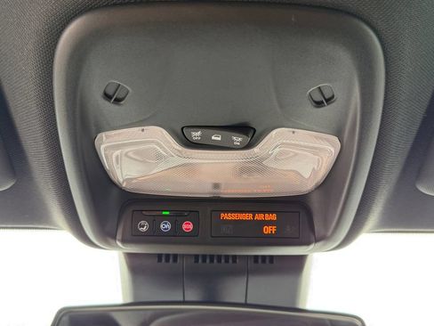Used 2024 Chevrolet Colorado W/T RWD image 19