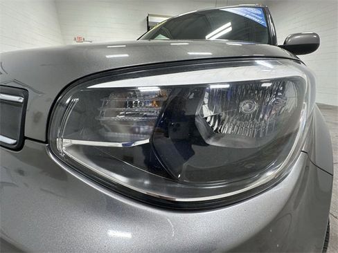 Used 2019 Kia Soul image 11