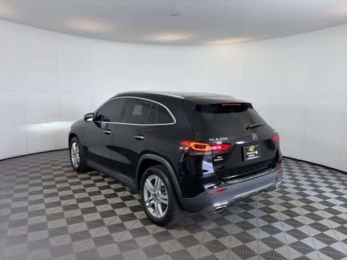 Used 2021 Mercedes-Benz GLA 250 4MATIC image 3