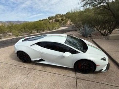 Used 2021 Lamborghini Huracan EVO image 4