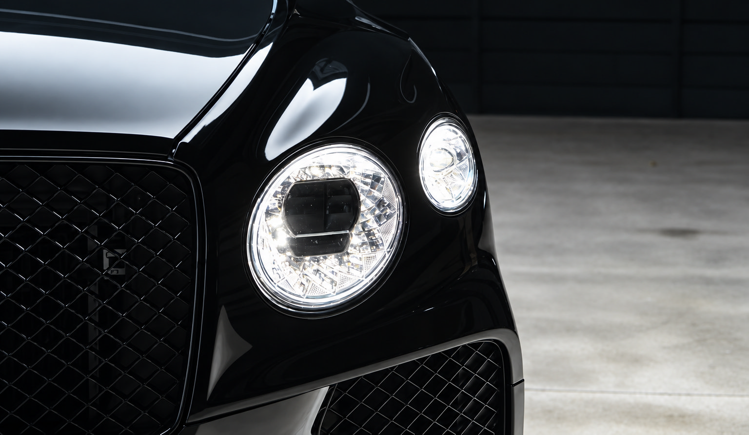 Used 2022 Bentley Bentayga AWD/4WD image 13