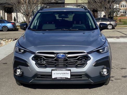 Used 2025 Subaru Crosstrek 2.5i Limited w/ Crosstrek Mirror Package image 9