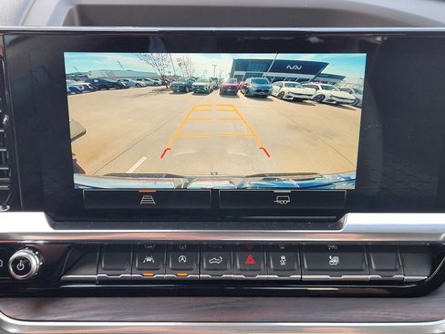 Used 2025 GMC Sierra 1500 SLT image 17