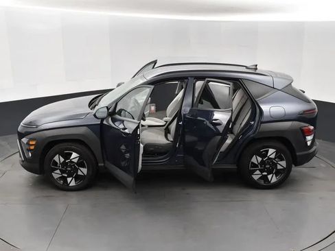 Used 2025 Hyundai Kona SEL FWD image 7