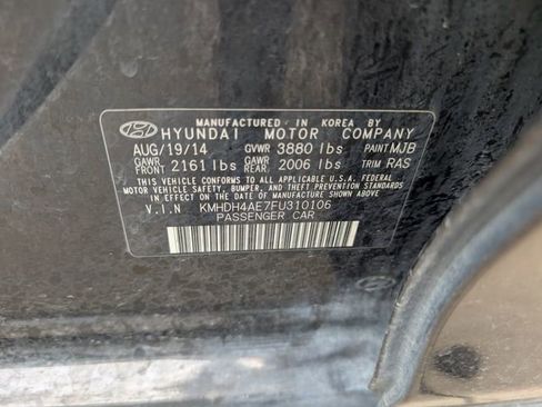 Used 2015 Hyundai Elantra SE image 23