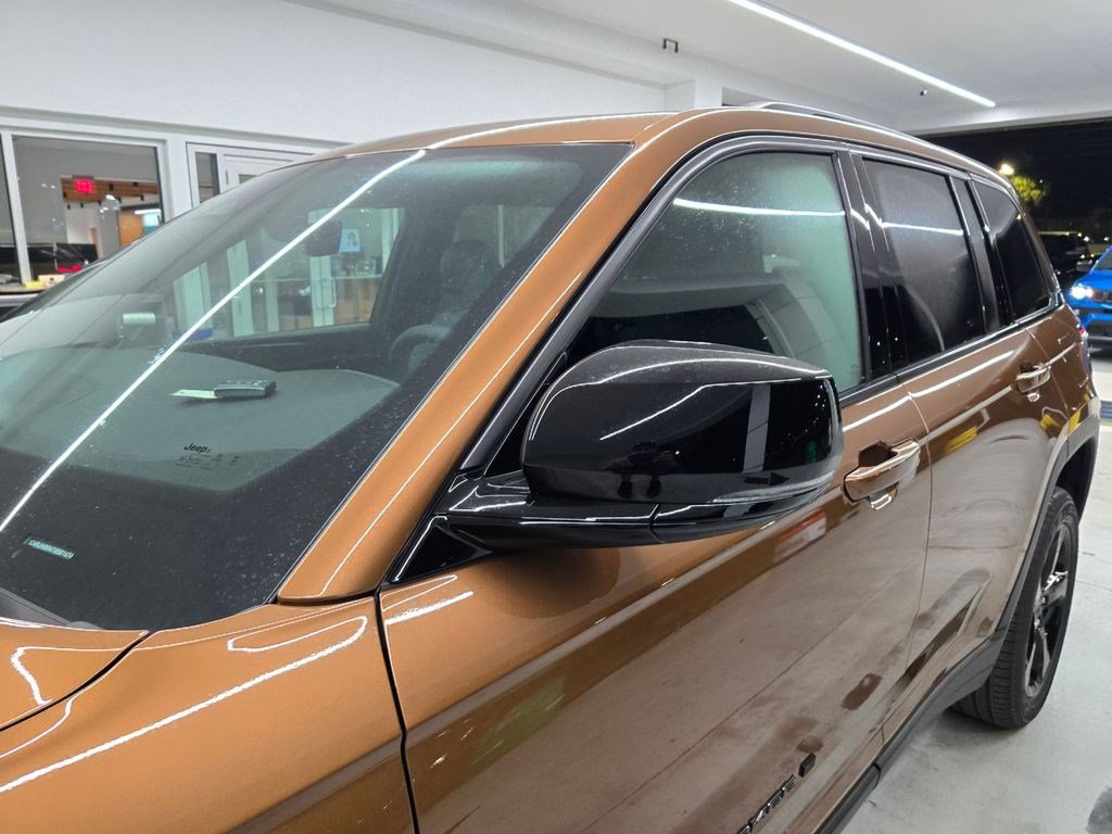New 2026 Jeep Grand Cherokee Limited w/ Limited Altitude Package AWD/4WD image 10