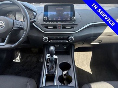 Used 2025 Nissan Altima 2.5 S image 9