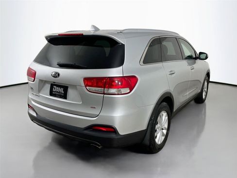 Used 2018 Kia Sorento AWD image 13