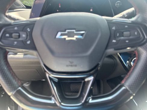 Used 2024 Chevrolet Trax RS w/ Driver Confidence Package FWD image 19