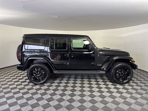 Used 2021 Jeep Wrangler Unlimited Sahara AWD/4WD image 6
