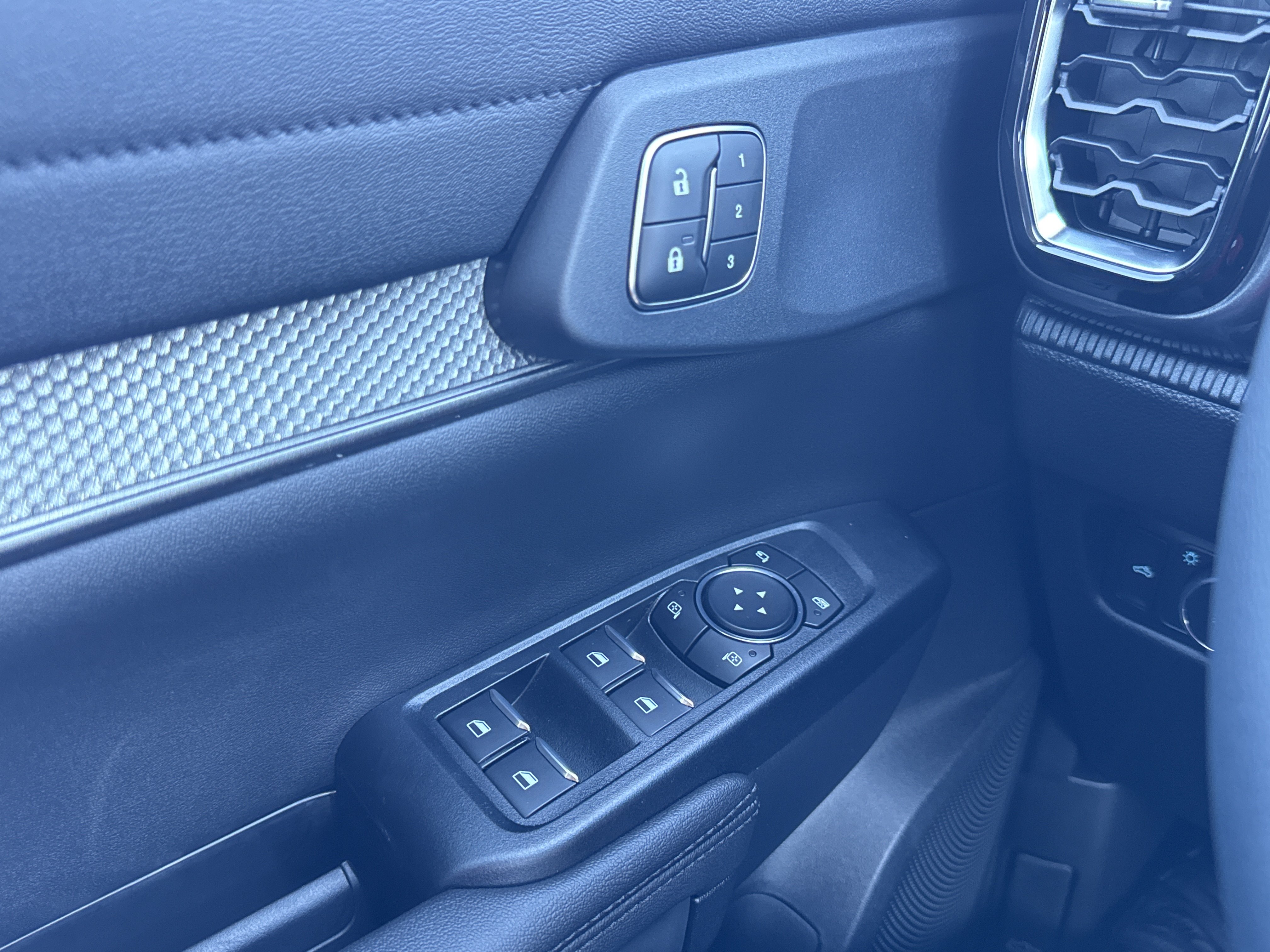 New 2026 Ford Ranger Lariat w/ Black Appearance Package AWD/4WD image 16
