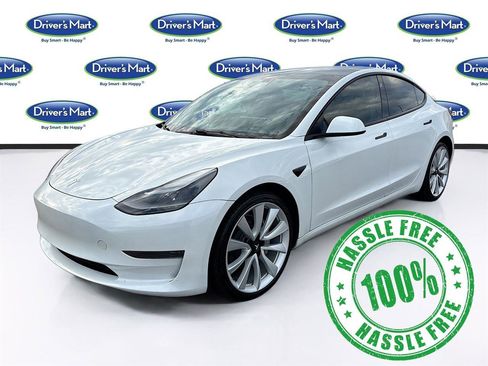 Used 2023 Tesla Model 3 Standard Range image 3