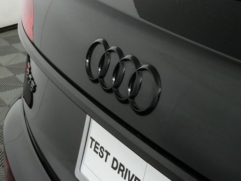 Used 2023 Audi SQ5 Prestige w/ Prestige Package image 37