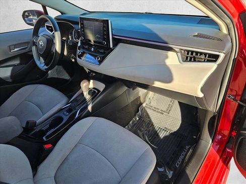 Used 2020 Toyota Corolla LE image 20
