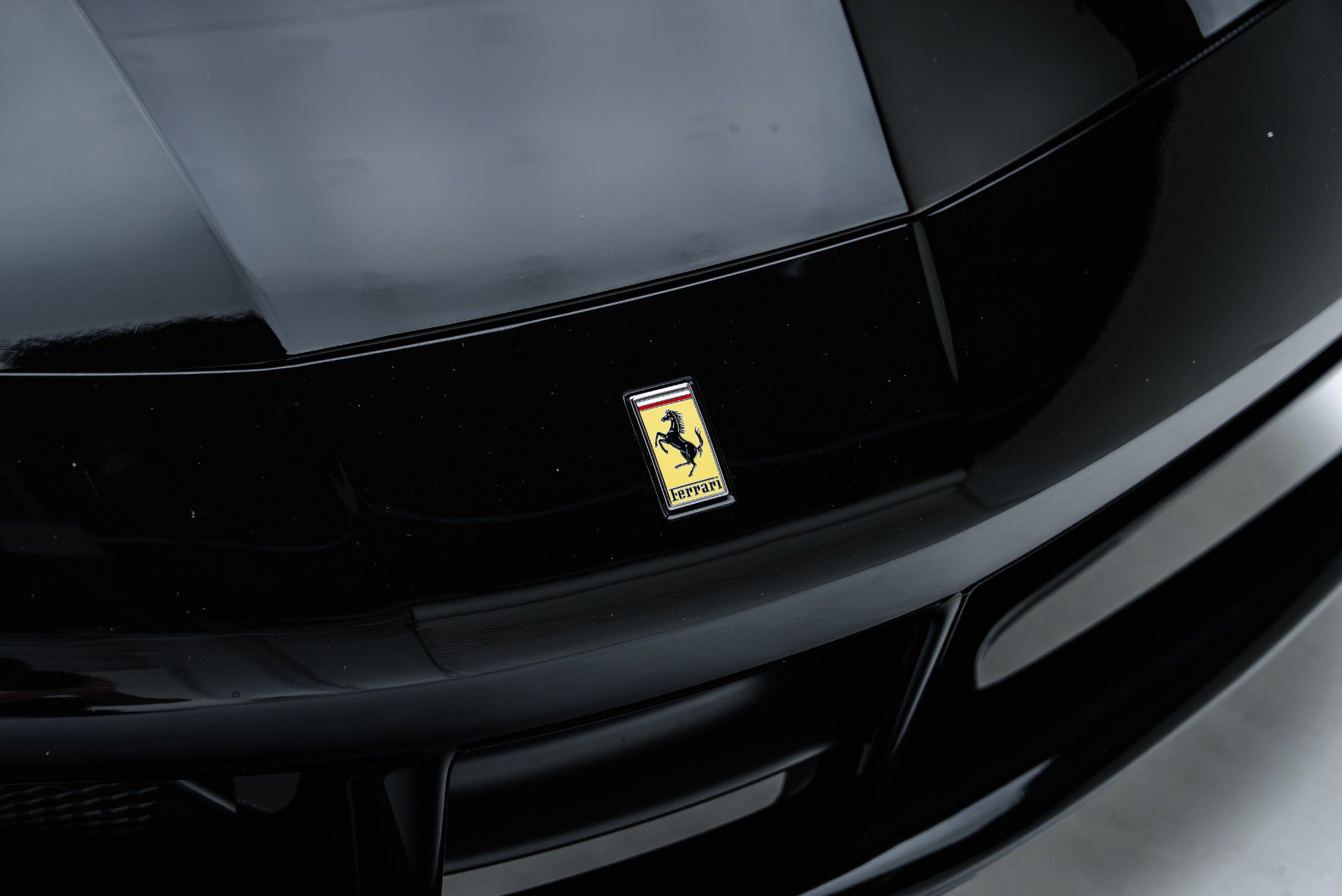 Used 2016 Ferrari 488 GTB RWD image 23