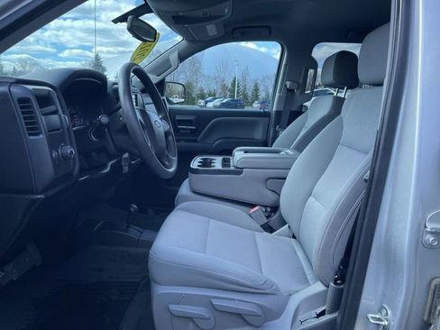 Used 2018 Chevrolet Silverado 1500 Custom w/ Custom Value Package AWD/4WD image 18