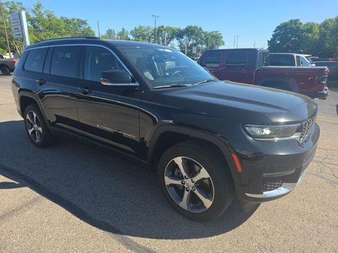 Used 2023 Jeep Grand Cherokee L Limited AWD/4WD image 3