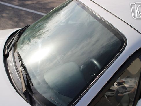 Used 1990 MAZDA MX-5 Miata image 33