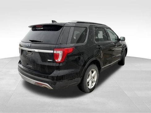 Used 2016 Ford Explorer XLT w/ Equipment Group 202A AWD/4WD image 4
