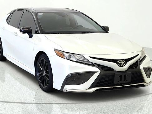 Used 2021 Toyota Camry XSE FWD image 2