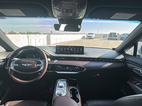 Used 2022 Genesis GV70 2.5T w/ Advanced Package image 22