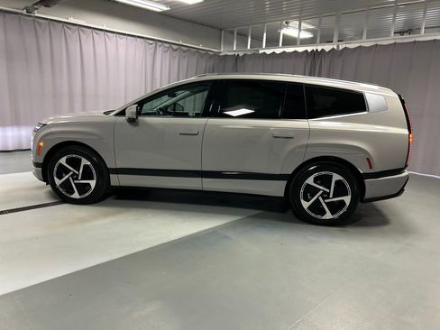 New 2026 Hyundai Ioniq 9 Calligraphy image 4